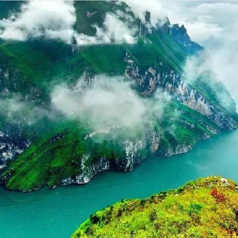风云激荡：雷霆远征龙，勇者征途，征战未来，乘风破浪，争当传奇。